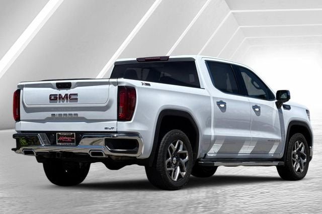 2023 GMC Sierra 1500 — interior view